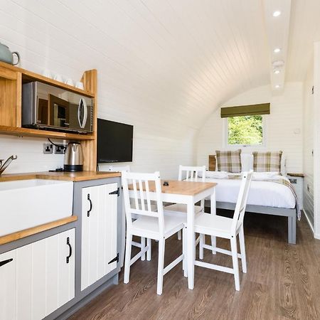 Weedingshall Lodges Falkirk Exterior foto
